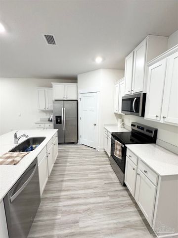 4946 Snipe Rd, Pace, FL 32571