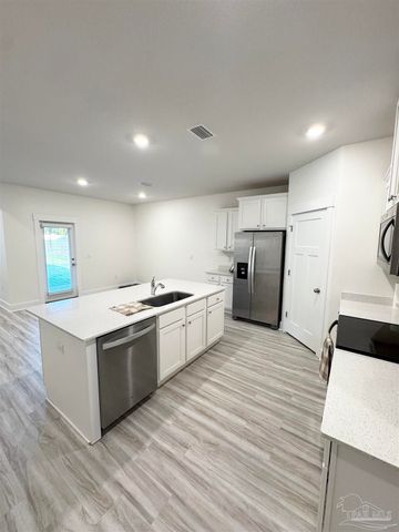 4946 Snipe Rd, Pace, FL 32571