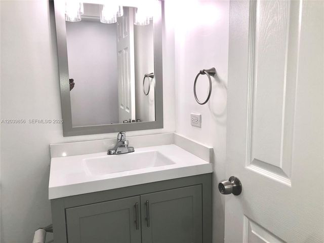 905 Brickell Bay Drive 2029, Miami, FL 33131