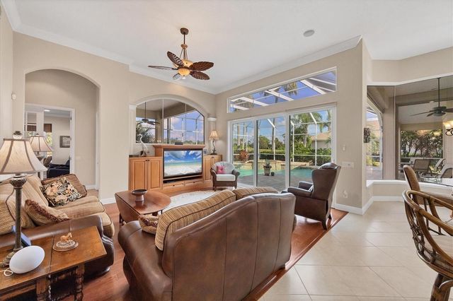 7915 WARWICK GARDENS LANE, University Park, FL 34201