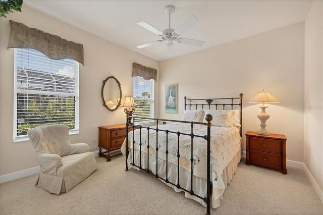 7915 WARWICK GARDENS LANE, University Park, FL 34201