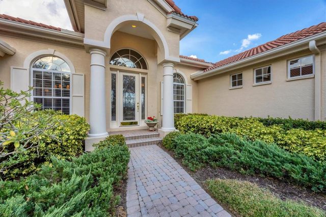 7915 WARWICK GARDENS LANE, University Park, FL 34201