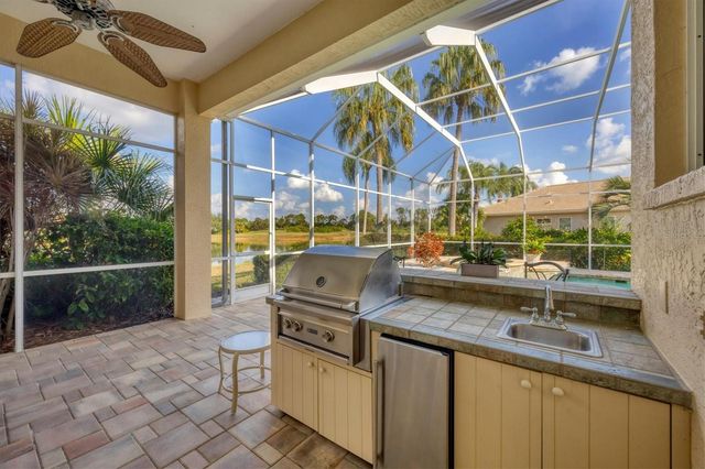 7915 WARWICK GARDENS LANE, University Park, FL 34201