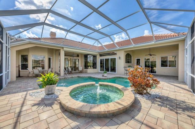 7915 WARWICK GARDENS LANE, University Park, FL 34201