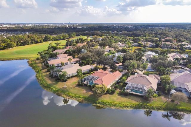 7915 WARWICK GARDENS LANE, University Park, FL 34201