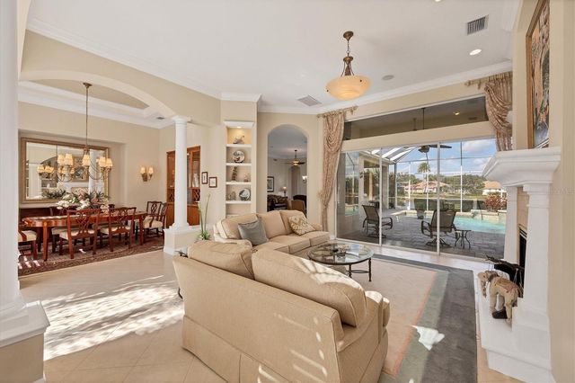 7915 WARWICK GARDENS LANE, University Park, FL 34201