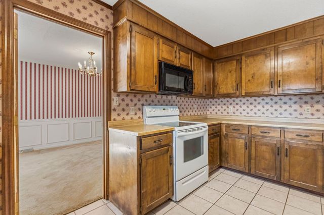 346 Round Ridge Rd, Spartanburg, SC 29302