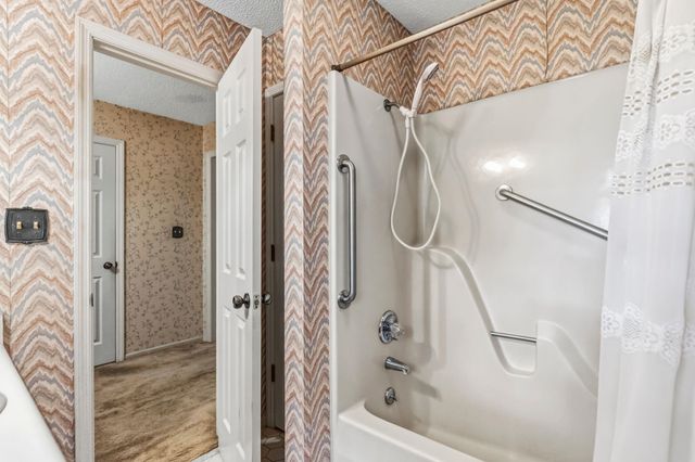 346 Round Ridge Rd, Spartanburg, SC 29302