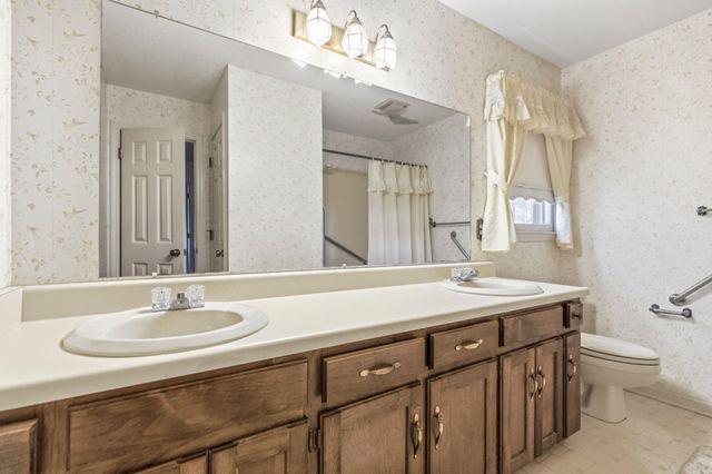 346 Round Ridge Rd, Spartanburg, SC 29302