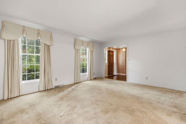 346 Round Ridge Rd, Spartanburg, SC 29302