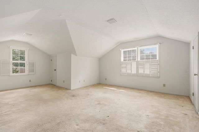 346 Round Ridge Rd, Spartanburg, SC 29302