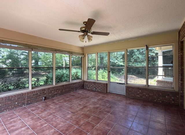 346 Round Ridge Rd, Spartanburg, SC 29302