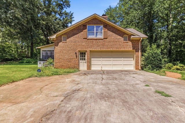 346 Round Ridge Rd, Spartanburg, SC 29302