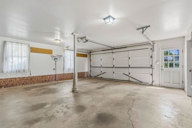 346 Round Ridge Rd, Spartanburg, SC 29302