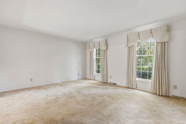 346 Round Ridge Rd, Spartanburg, SC 29302