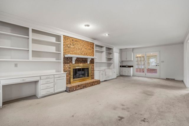 346 Round Ridge Rd, Spartanburg, SC 29302
