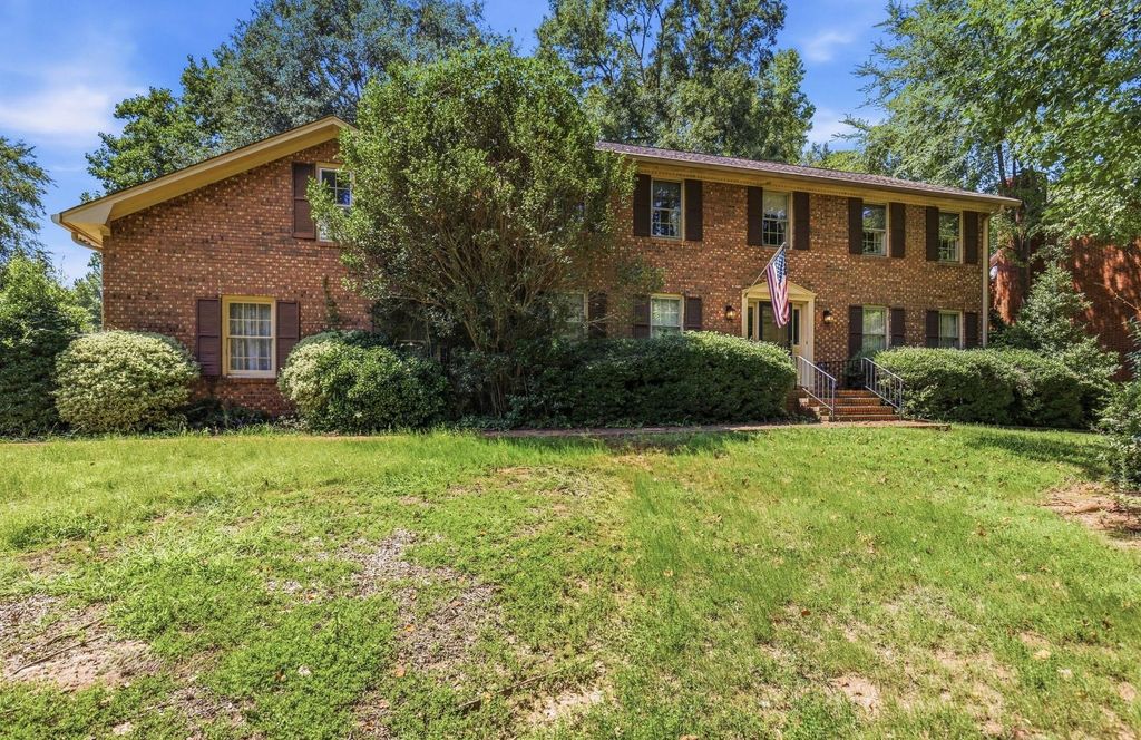 346 Round Ridge Rd, Spartanburg, SC 29302