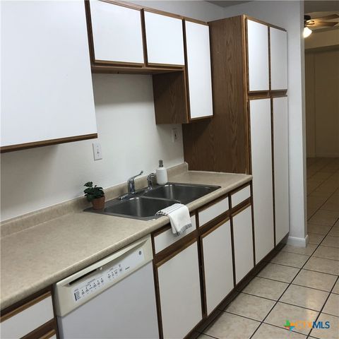 2744 N Heynis, New Braunfels, TX 78130