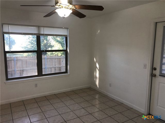 2744 N Heynis, New Braunfels, TX 78130