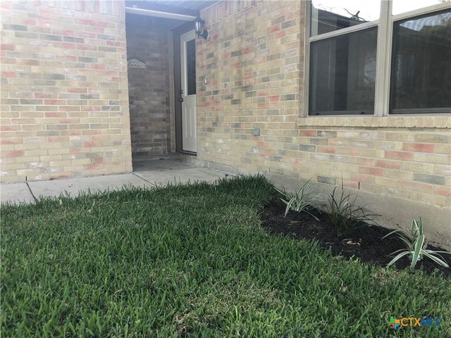 2744 N Heynis, New Braunfels, TX 78130