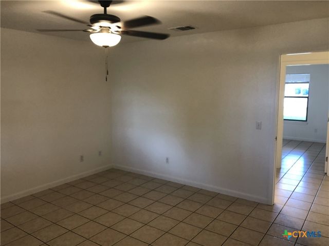 2744 N Heynis, New Braunfels, TX 78130