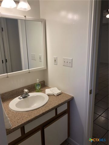 2744 N Heynis, New Braunfels, TX 78130