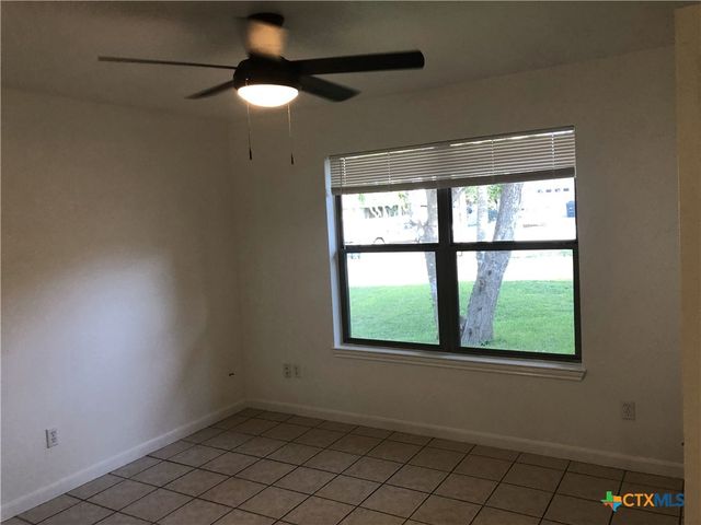 2744 N Heynis, New Braunfels, TX 78130