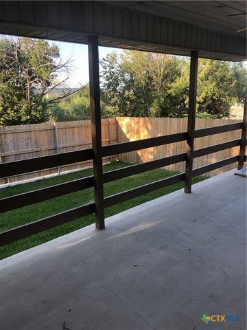 2744 N Heynis, New Braunfels, TX 78130