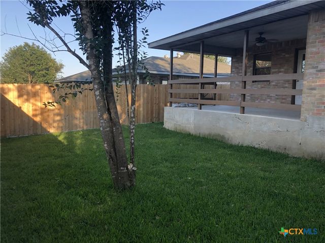 2744 N Heynis, New Braunfels, TX 78130