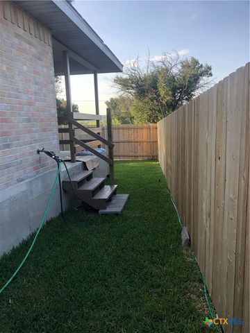 2744 N Heynis, New Braunfels, TX 78130