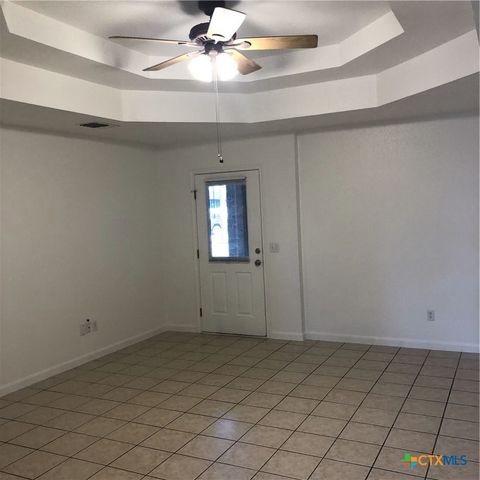 2744 N Heynis, New Braunfels, TX 78130