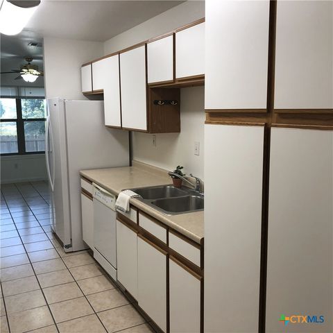 2744 N Heynis, New Braunfels, TX 78130