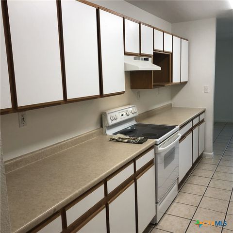 2744 N Heynis, New Braunfels, TX 78130