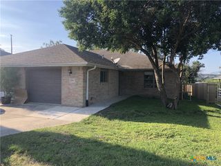 2744 N Heynis, New Braunfels, TX 78130
