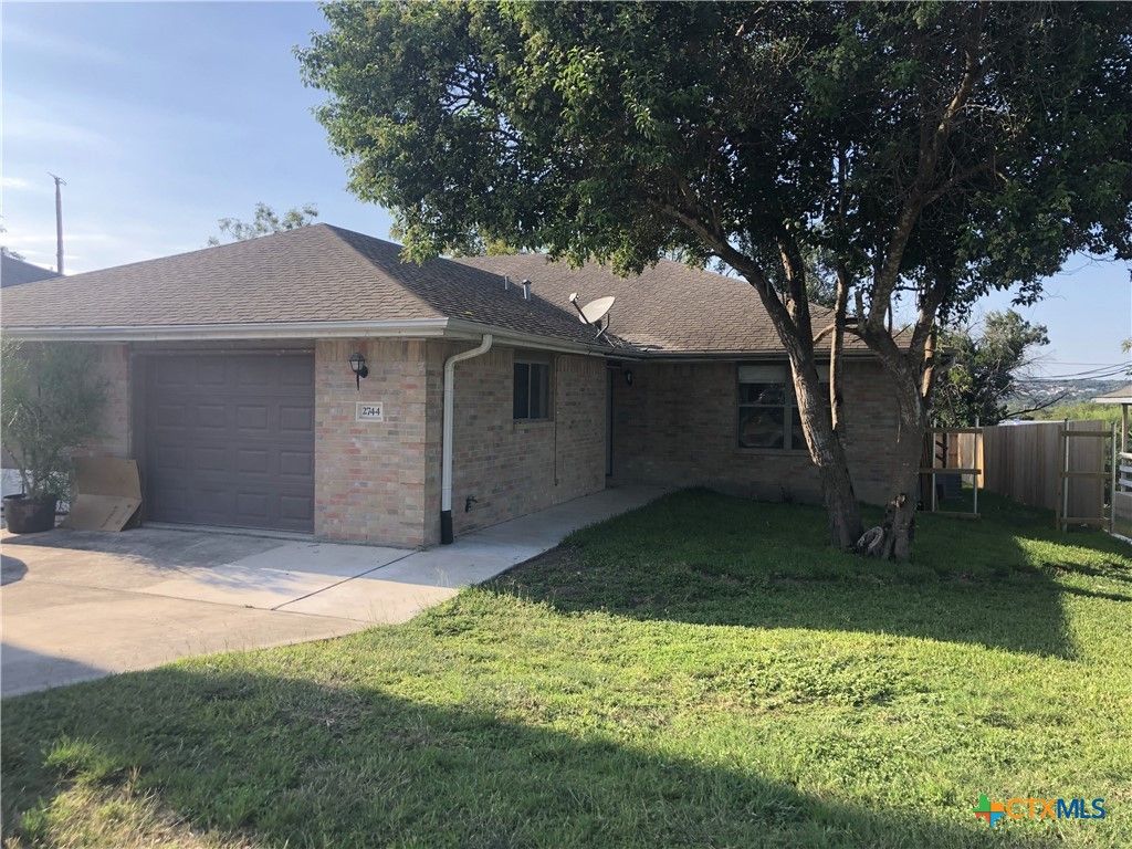2744 N Heynis, New Braunfels, TX 78130