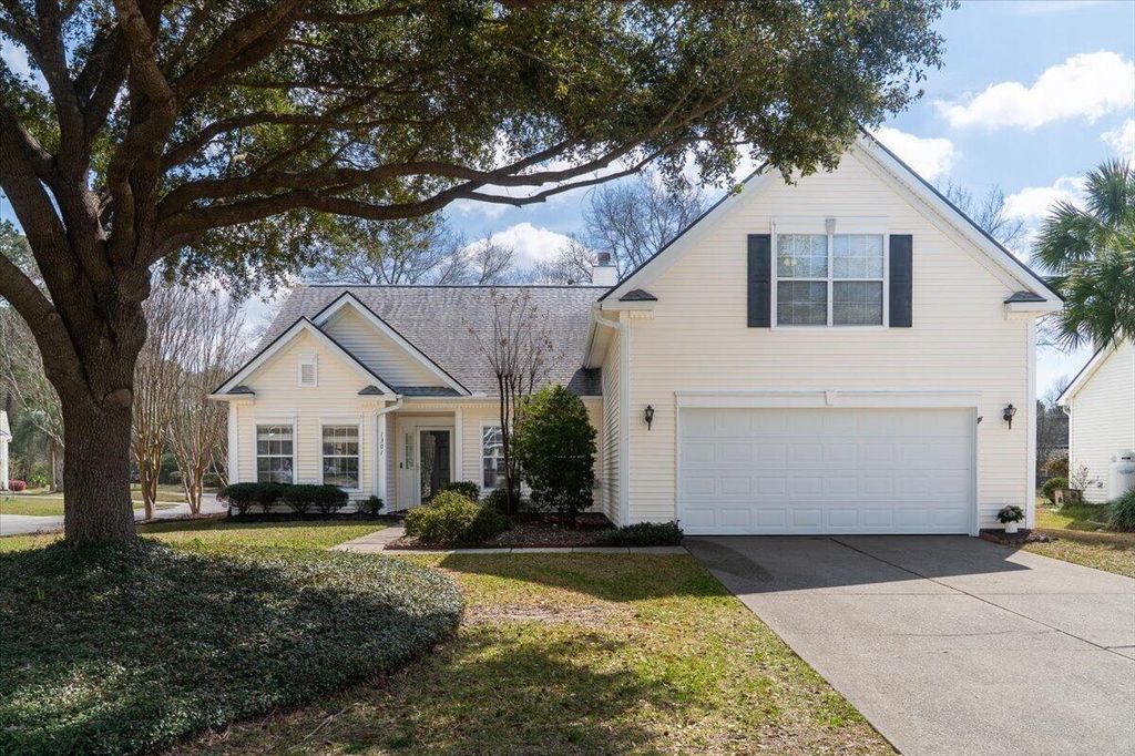 Image 1 of property listing at 1301 Sassafrass Circle, Mount Pleasant, SC 29466