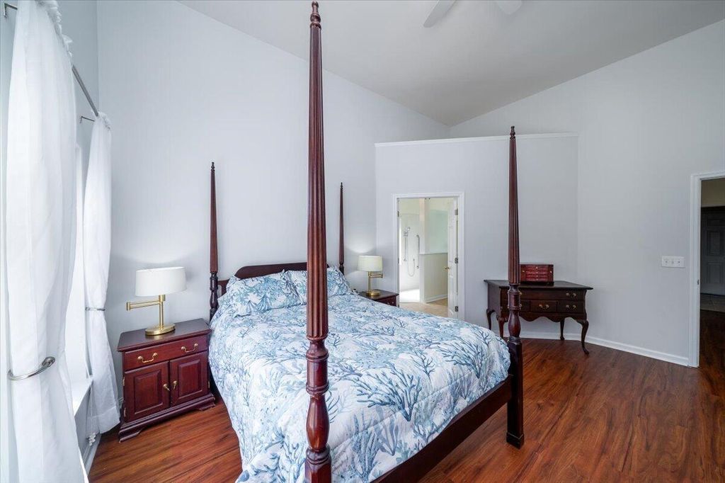 Image 24 of property listing at 1301 Sassafrass Circle, Mount Pleasant, SC 29466