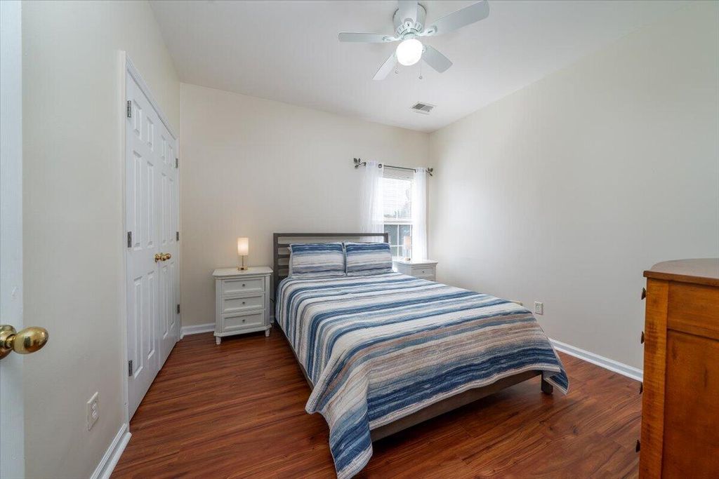 Image 25 of property listing at 1301 Sassafrass Circle, Mount Pleasant, SC 29466