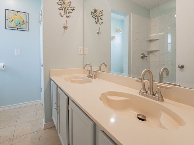 8236 Mark Lane, Watauga, TX 76148