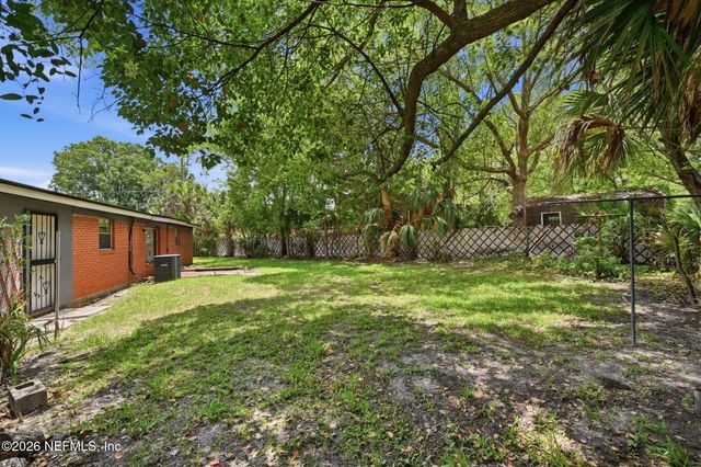 5202 CHIVALRY Drive, Jacksonville, FL 32208