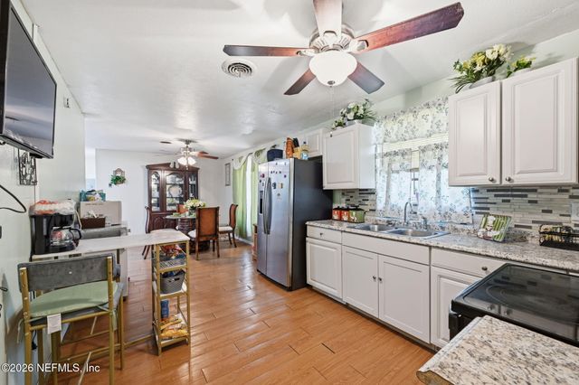 5202 CHIVALRY Drive, Jacksonville, FL 32208
