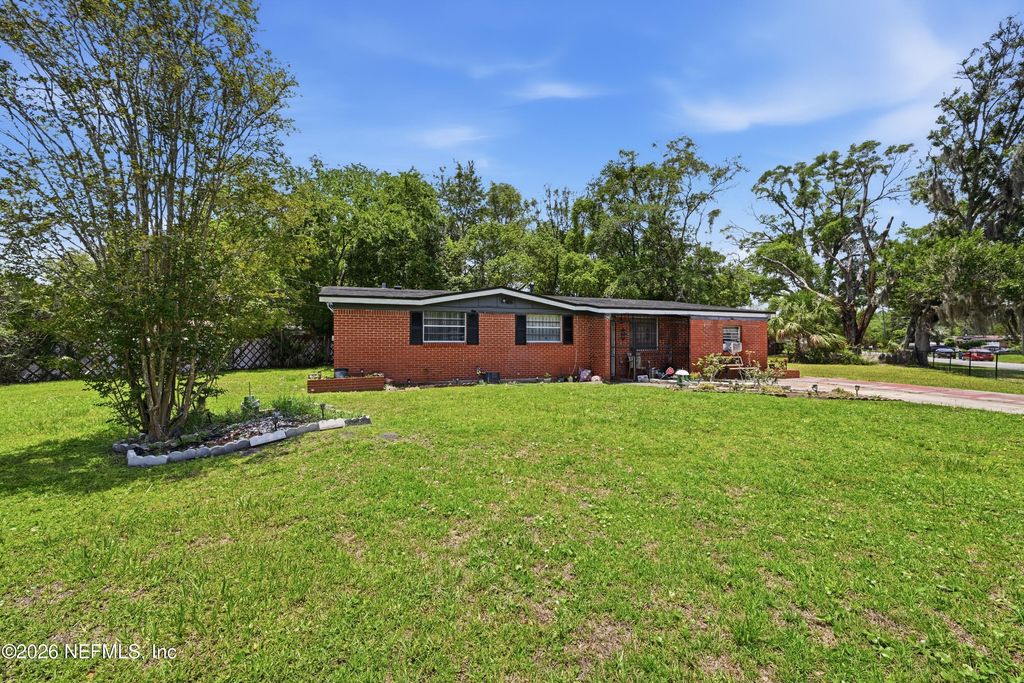 5202 CHIVALRY Drive, Jacksonville, FL 32208