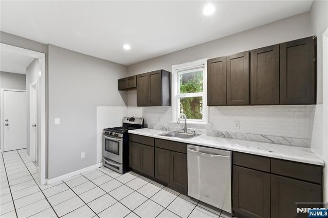 318 Grove Street, Newark, NJ 07103
