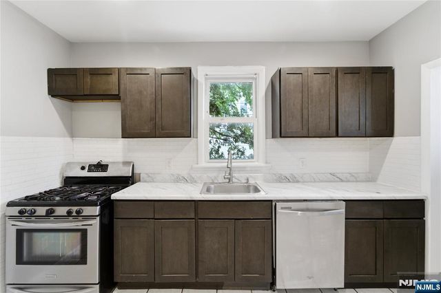 318 Grove Street, Newark, NJ 07103