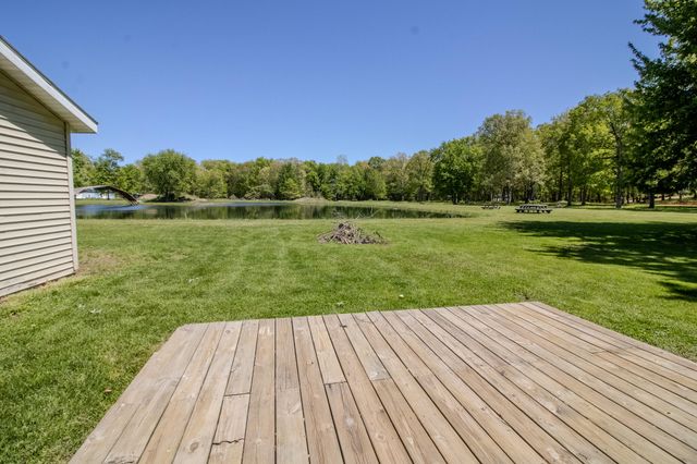 5374 S State Road 10, Knox, IN 46534