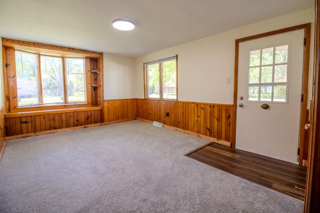 5374 S State Road 10, Knox, IN 46534