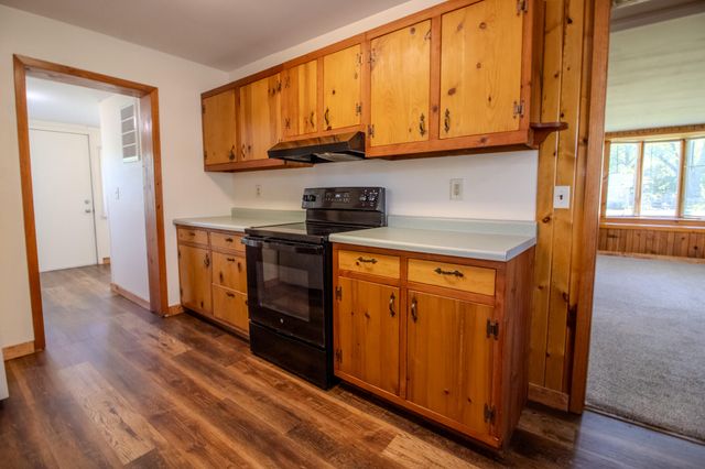 5374 S State Road 10, Knox, IN 46534