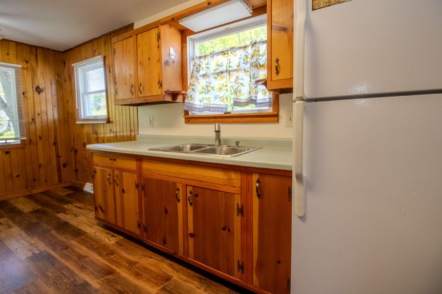 5374 S State Road 10, Knox, IN 46534
