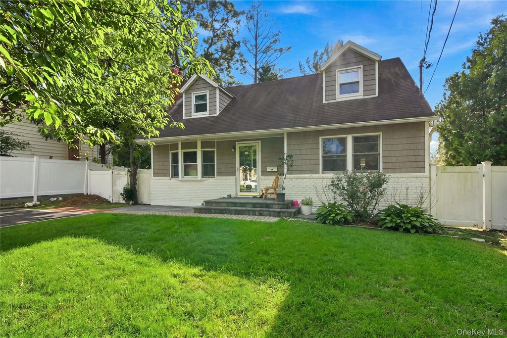 15 Nathan Place, Huntington Station, NY 11746 — exterior
