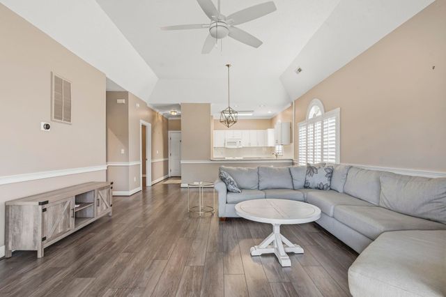 4761 Wild Iris Dr Apt 302, Myrtle Beach, SC 29577